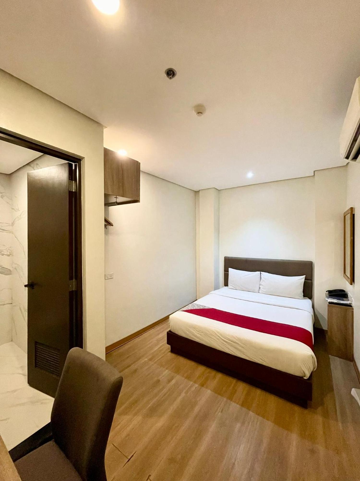 Airo Hotel Manila Exterior foto